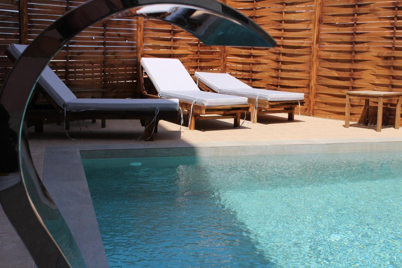 Mithos Premium Rooms Agia Marina 외부 사진