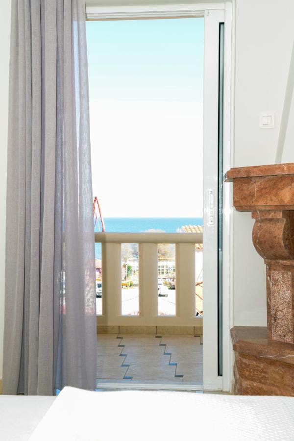 Mithos Premium Rooms Agia Marina 외부 사진