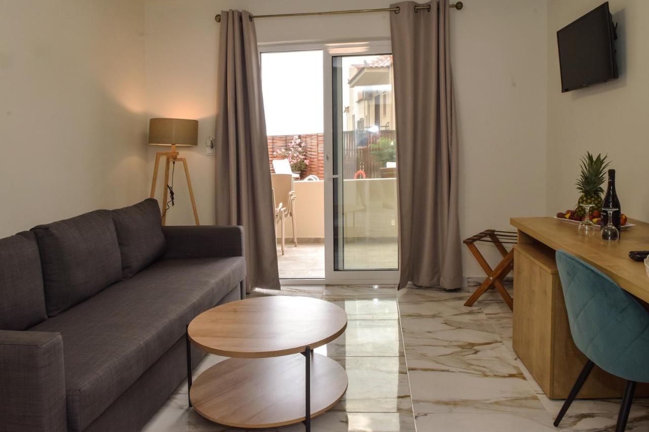 Mithos Premium Rooms Agia Marina 외부 사진