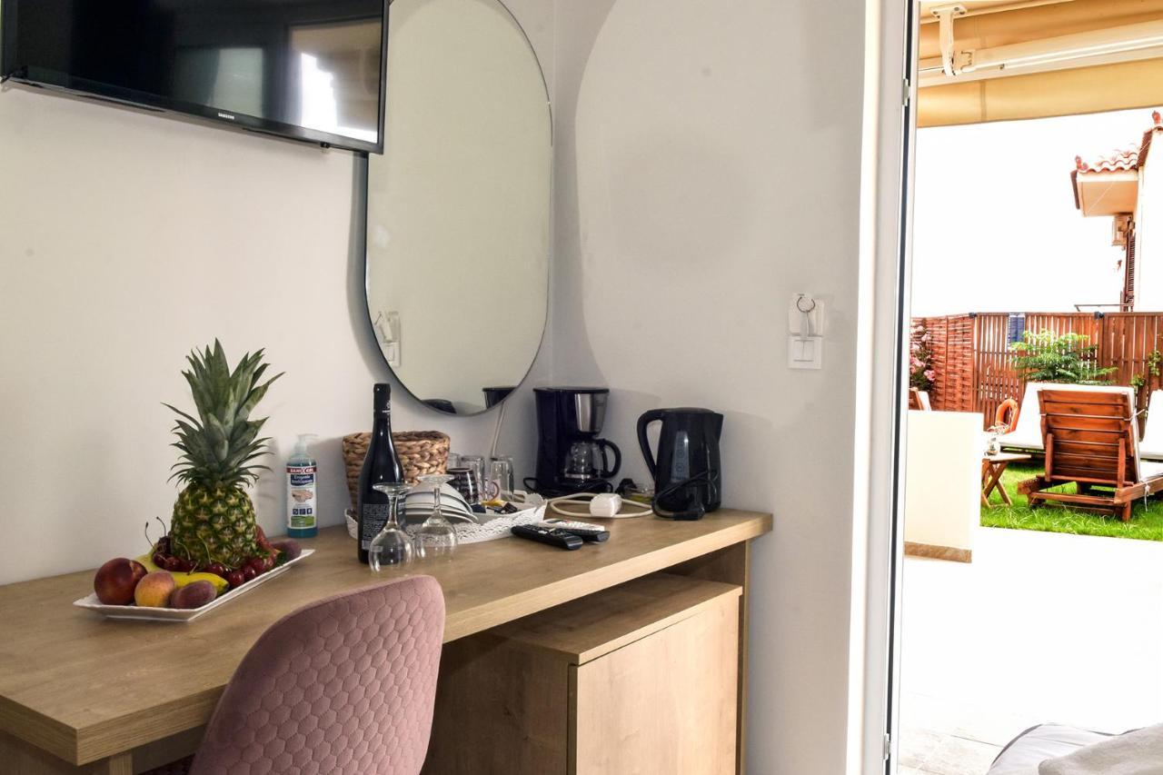 Mithos Premium Rooms Agia Marina 외부 사진
