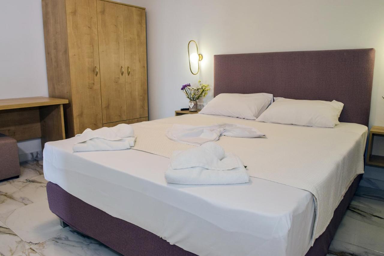 Mithos Premium Rooms Agia Marina 외부 사진