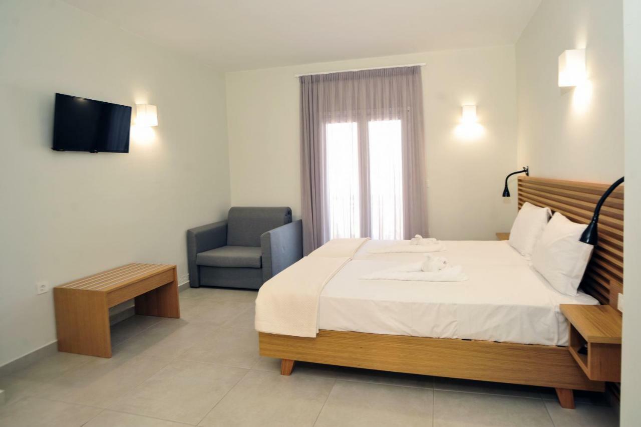 Mithos Premium Rooms Agia Marina 외부 사진