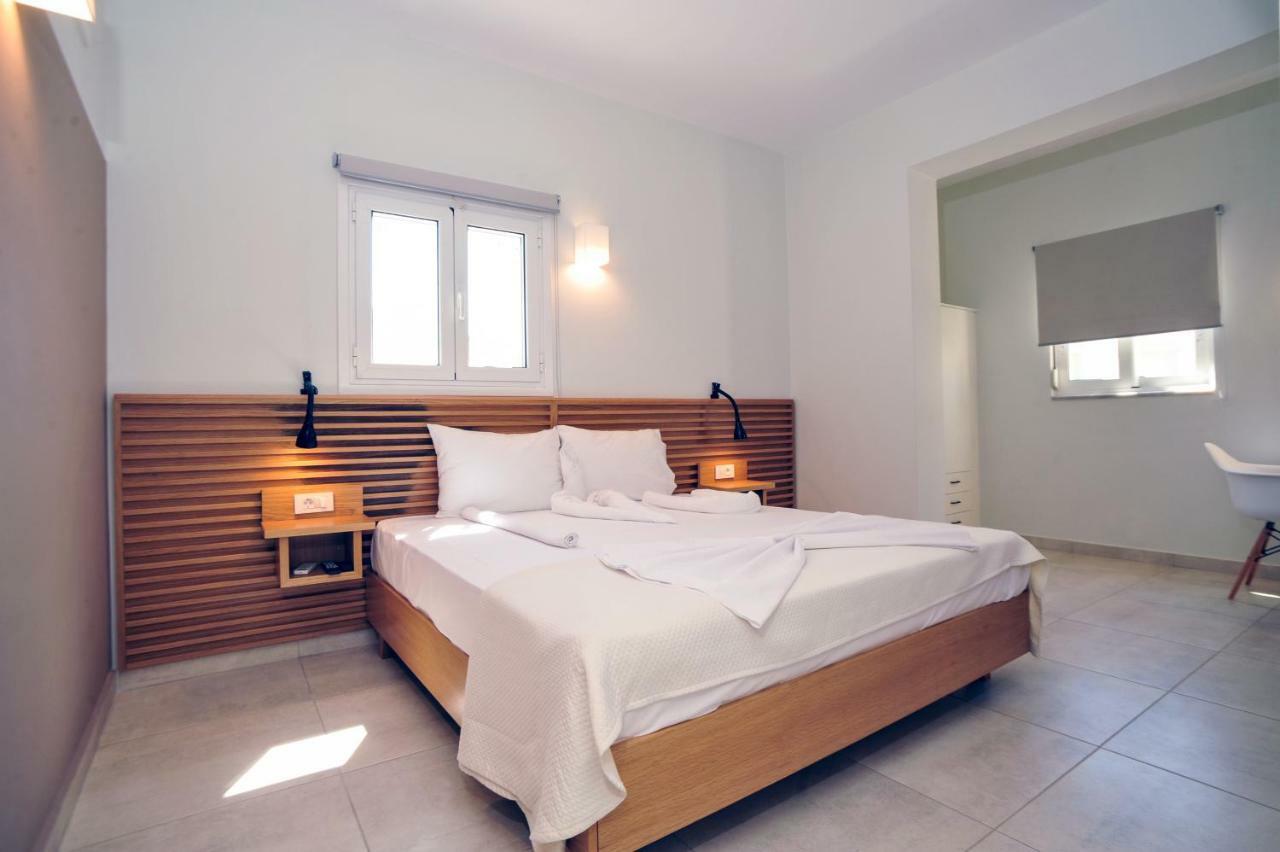 Mithos Premium Rooms Agia Marina 외부 사진