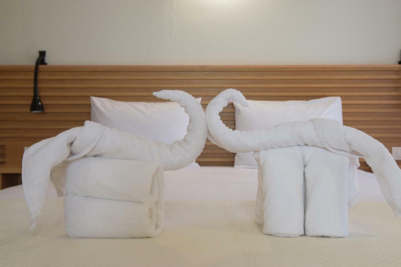Mithos Premium Rooms Agia Marina 외부 사진