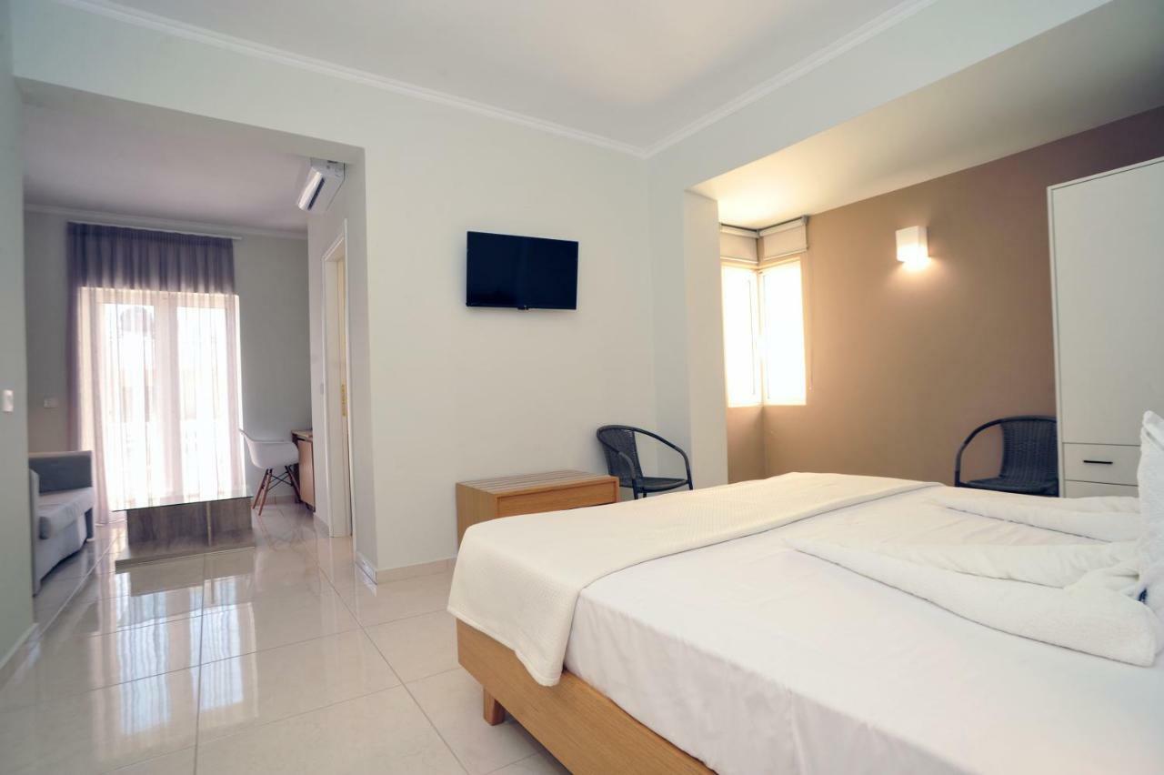Mithos Premium Rooms Agia Marina 외부 사진