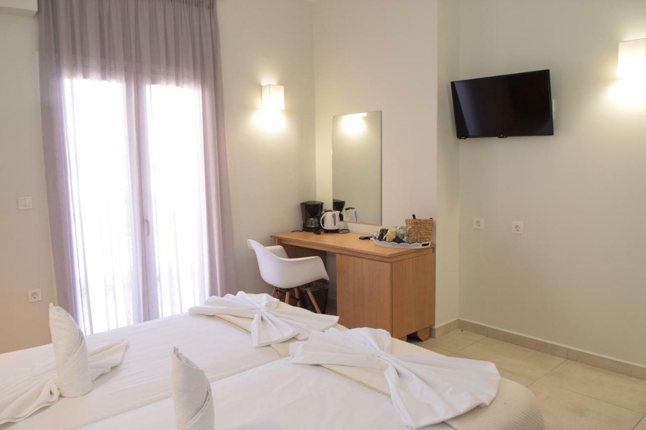 Mithos Premium Rooms Agia Marina 외부 사진