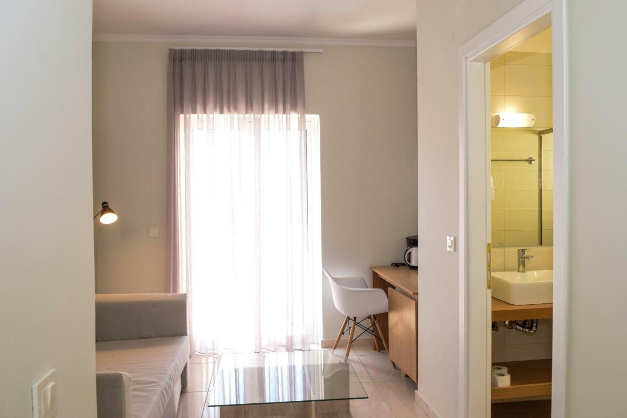 Mithos Premium Rooms Agia Marina 외부 사진