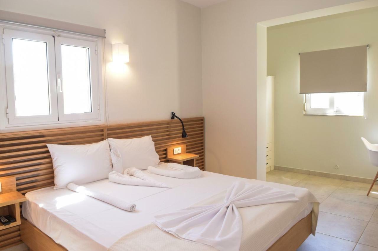 Mithos Premium Rooms Agia Marina 외부 사진