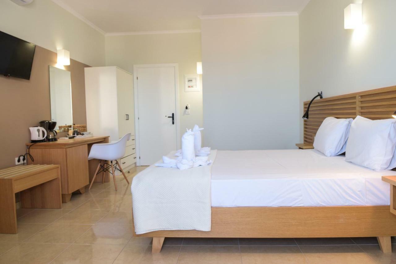 Mithos Premium Rooms Agia Marina 외부 사진