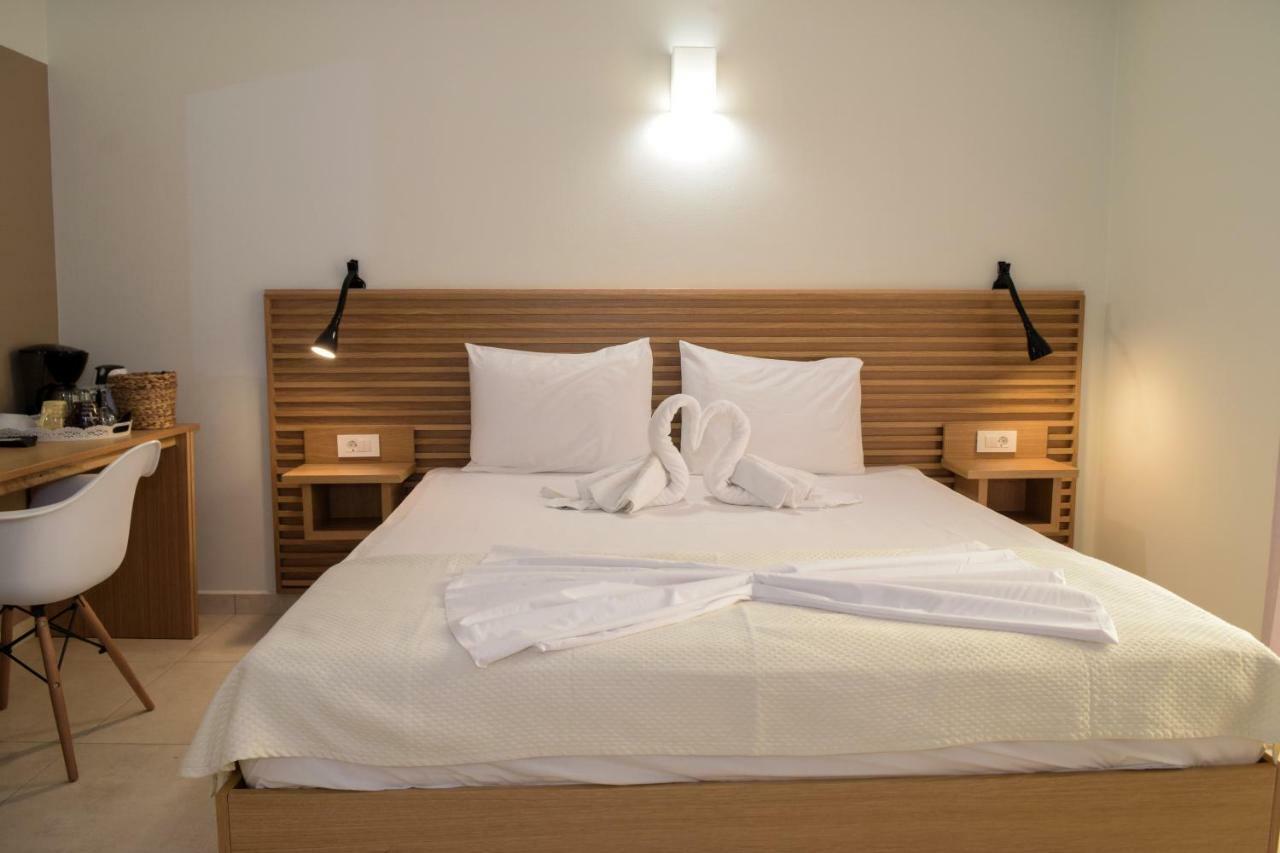 Mithos Premium Rooms Agia Marina 외부 사진