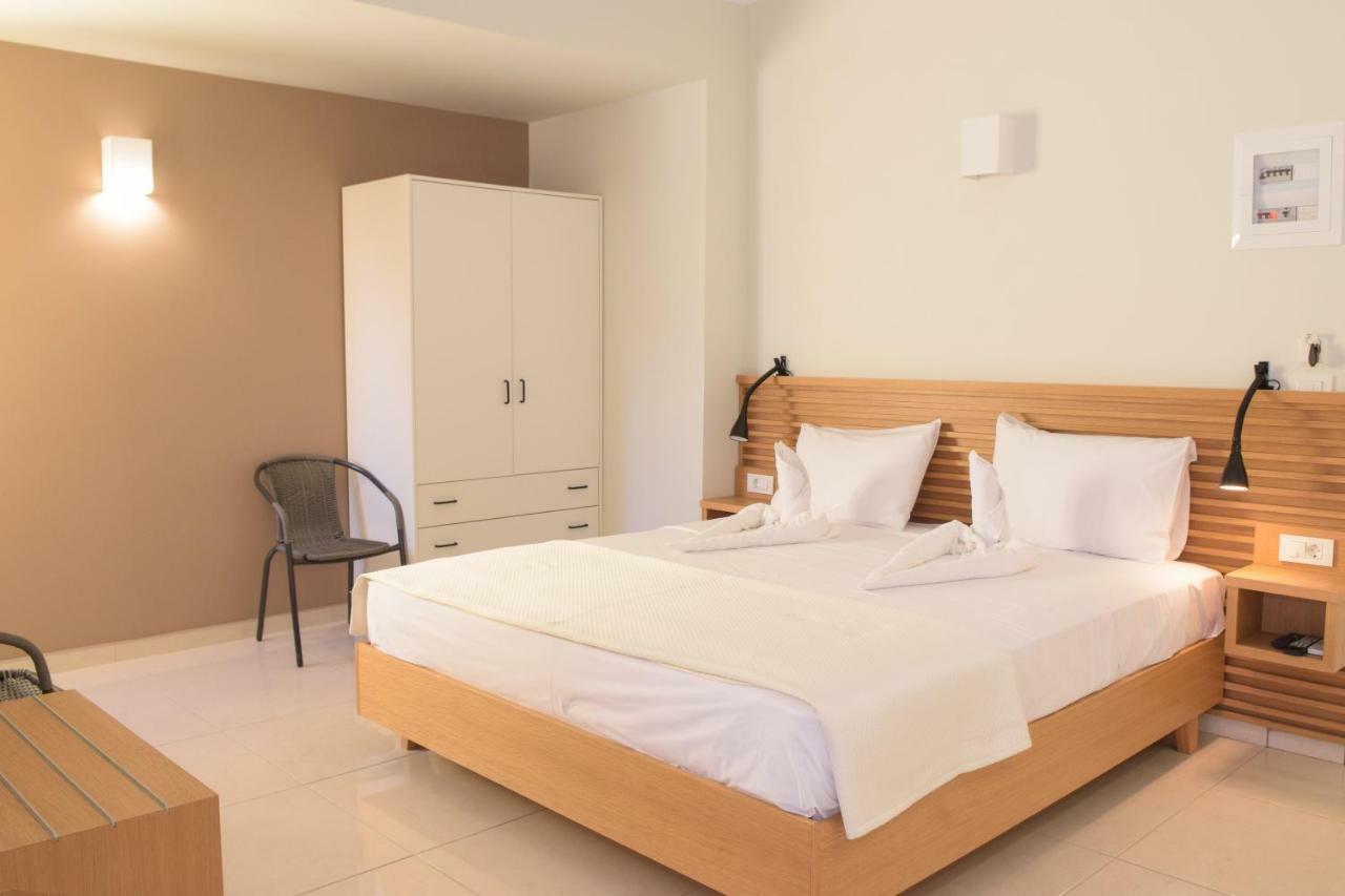 Mithos Premium Rooms Agia Marina 외부 사진