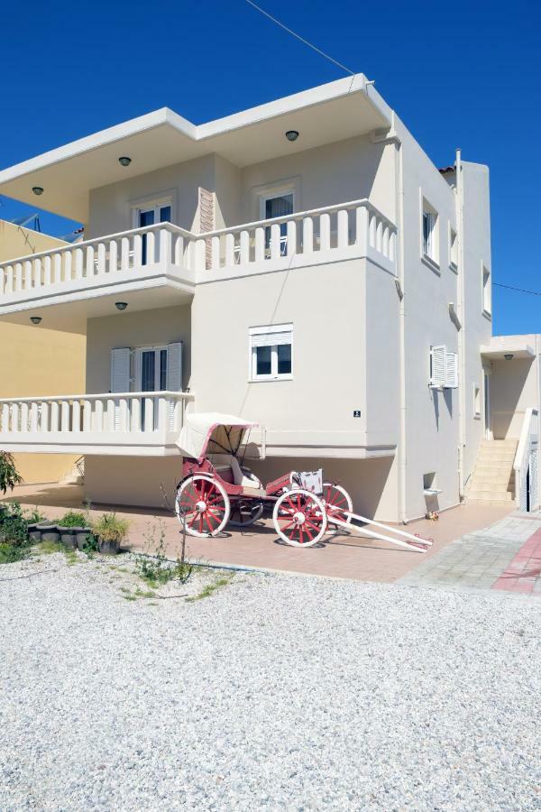 Mithos Premium Rooms Agia Marina 외부 사진