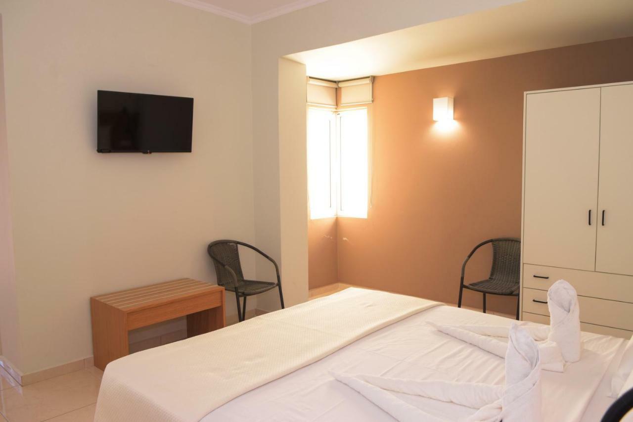Mithos Premium Rooms Agia Marina 외부 사진